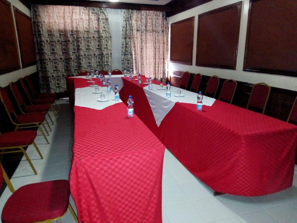 Nanyuki Ibis Hotel Exterior photo