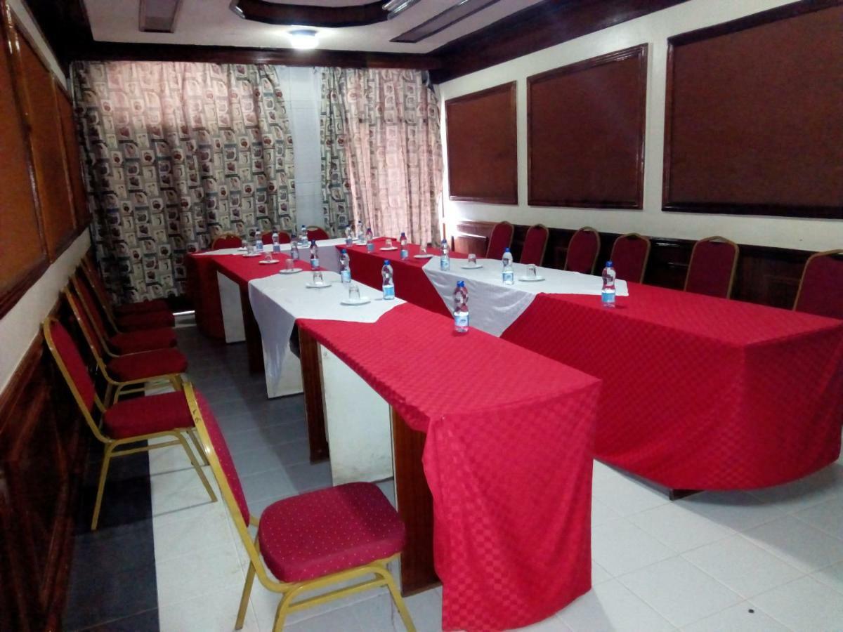 Nanyuki Ibis Hotel Exterior photo