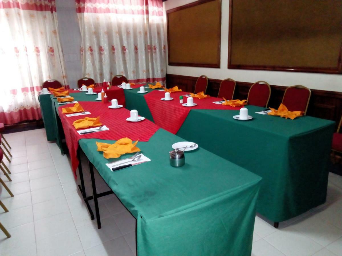 Nanyuki Ibis Hotel Exterior photo